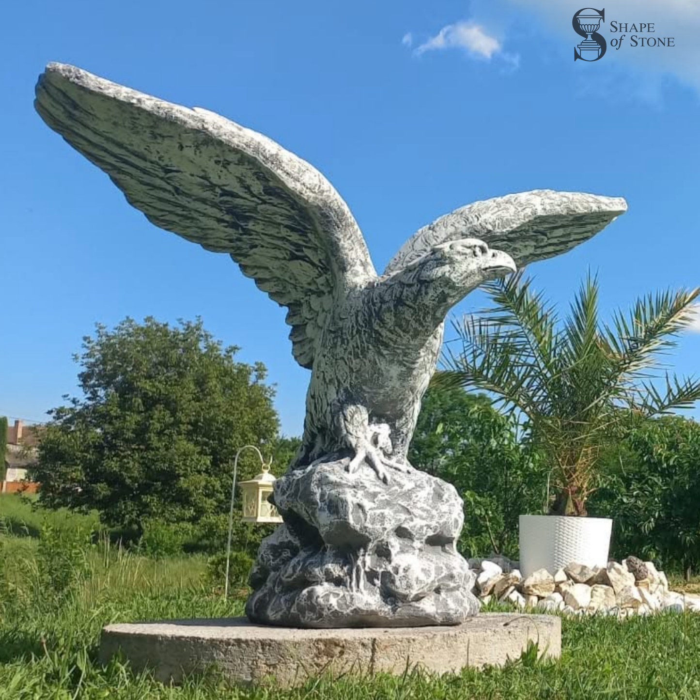Majestic Eagle Statue – Reconstituted Stone Garden Ornament
